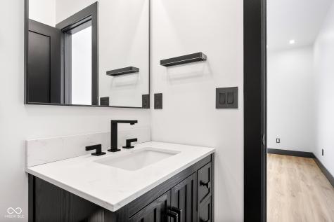 8615 S 150 W Columbus IN 47201