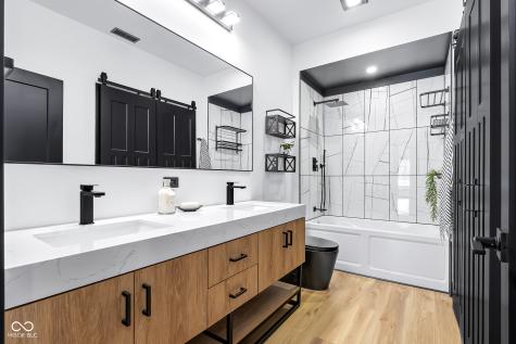 8615 S 150 W Columbus IN 47201