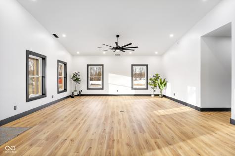 8615 S 150 W Columbus IN 47201