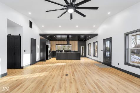 8615 S 150 W Columbus IN 47201