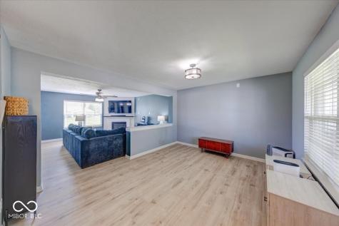 2705 Camelot Way Greenwood IN 46143