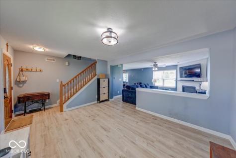 2705 Camelot Way Greenwood IN 46143