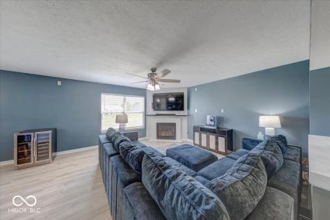 2705 Camelot Way Greenwood IN 46143