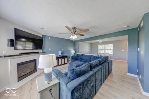 2705 Camelot Way Greenwood IN 46143