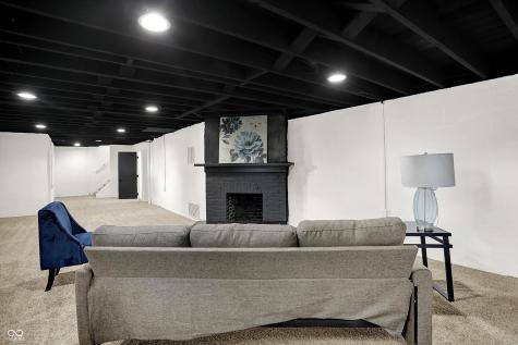260 W 44th Street Indianapolis IN 46208