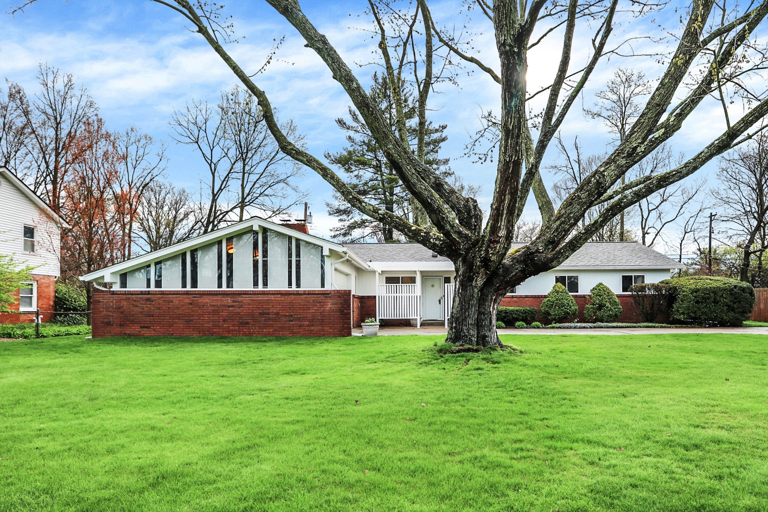 6725 Grosvenor Place Indianapolis IN 46220