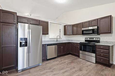 793 Port Drive Avon IN 46123