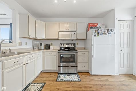 5048 Thompson Park Boulevard Indianapolis IN 46237