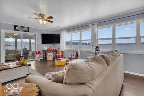 9405 E Southshore Drive Unionville IN 47468