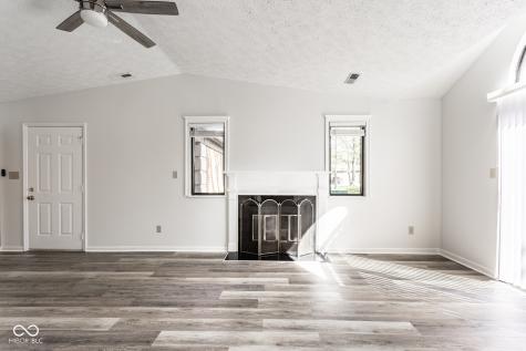 9350 Golden Leaf Way Indianapolis IN 46260