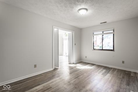 9350 Golden Leaf Way Indianapolis IN 46260