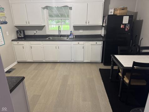 1042 E Mckay Road Shelbyville IN 46176