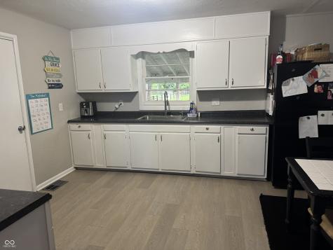 1042 E Mckay Road Shelbyville IN 46176