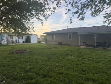 1042 E Mckay Road Shelbyville IN 46176