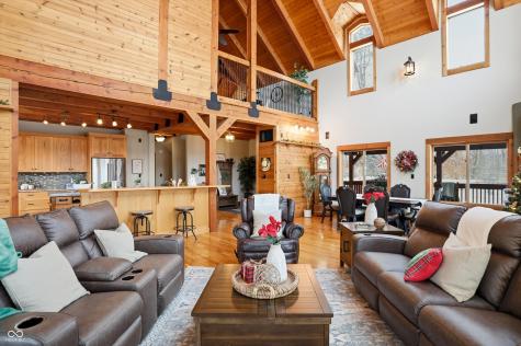 5736 N Pathways Drive Unionville IN 47468