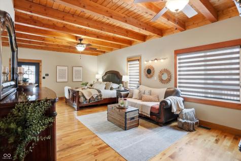 5736 N Pathways Drive Unionville IN 47468