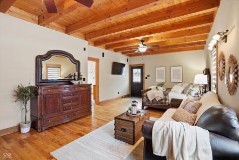 5736 N Pathways Drive Unionville IN 47468