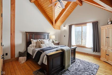 5736 N Pathways Drive Unionville IN 47468