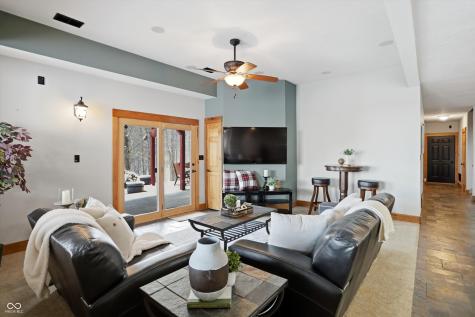 5736 N Pathways Drive Unionville IN 47468