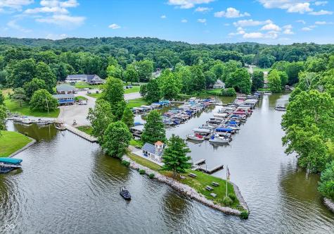 5736 N Pathways Drive Unionville IN 47468