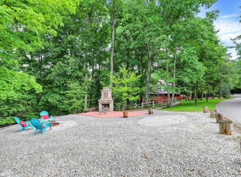 5736 N Pathways Drive Unionville IN 47468