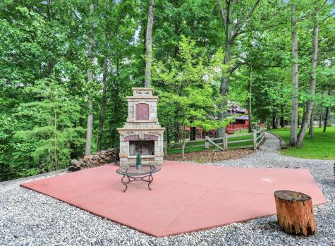 5736 N Pathways Drive Unionville IN 47468