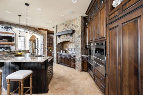 8250 E 300 S Zionsville IN 46077