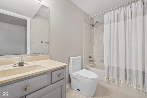 8646 Sturgeon Bay Lane Indianapolis IN 46236