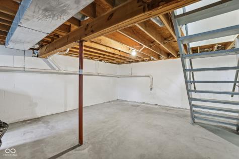 11302 Wood Creek Drive Carmel IN 46033