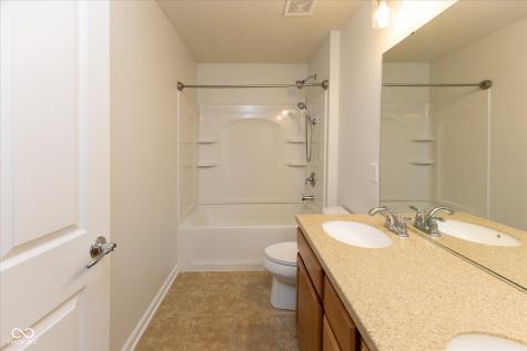 1962 Midnight Pass Brownsburg IN 46112