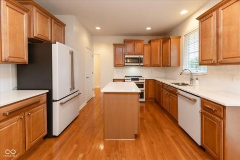 1962 Midnight Pass Brownsburg IN 46112