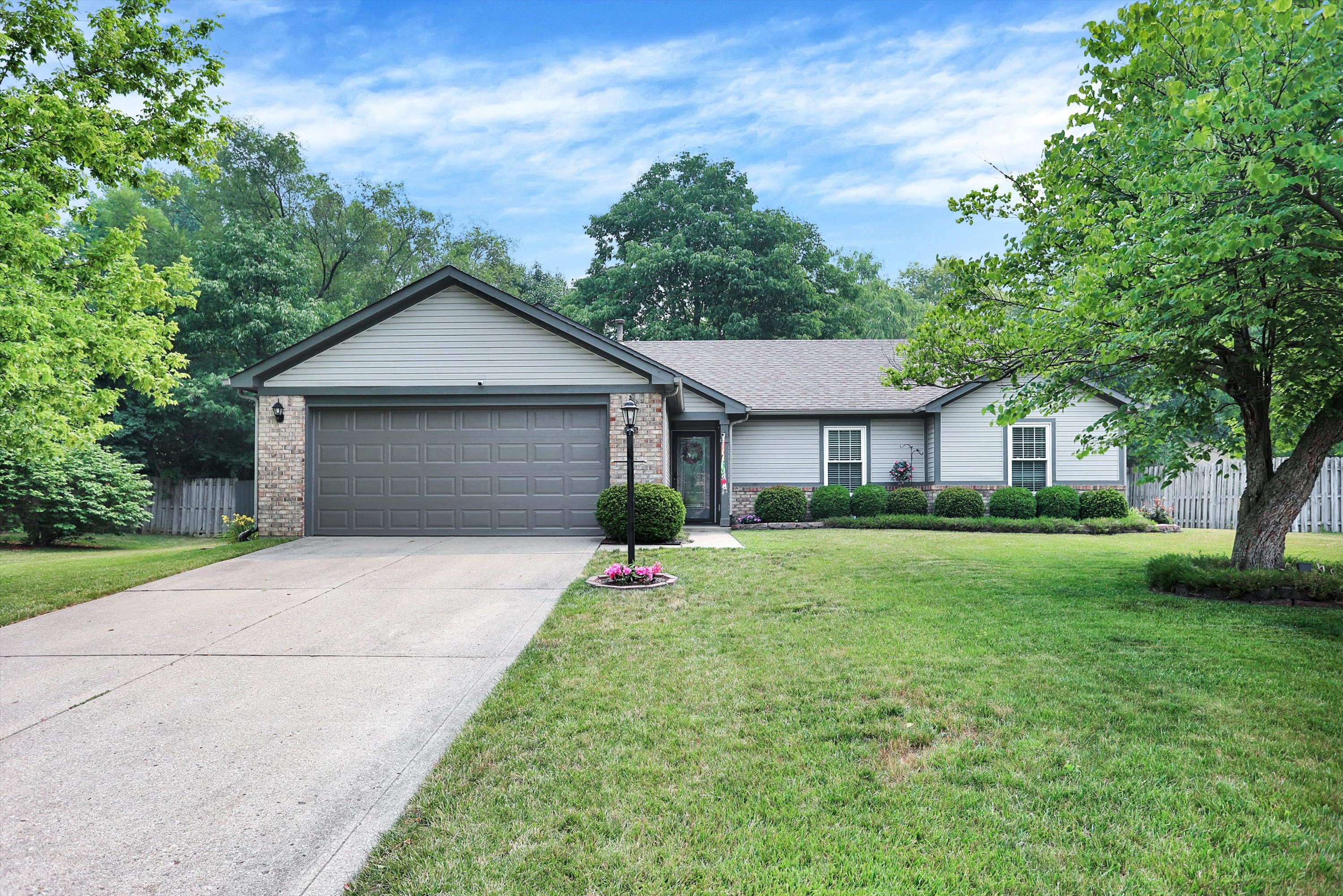 5535 Oakcrest Drive Indianapolis IN 46237
