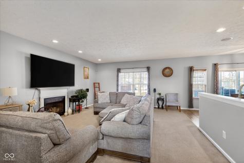 6678 Avalon Boulevard Avon IN 46123