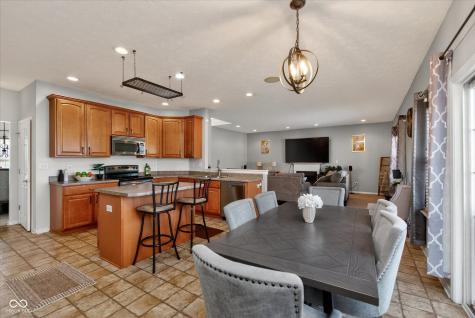 6678 Avalon Boulevard Avon IN 46123