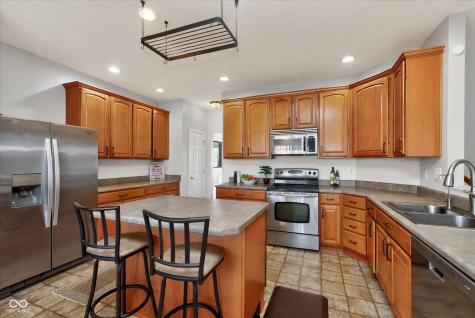 6678 Avalon Boulevard Avon IN 46123