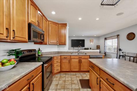 6678 Avalon Boulevard Avon IN 46123