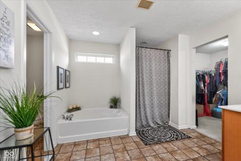 6678 Avalon Boulevard Avon IN 46123