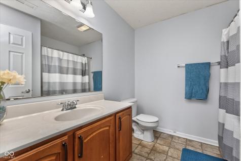 6678 Avalon Boulevard Avon IN 46123