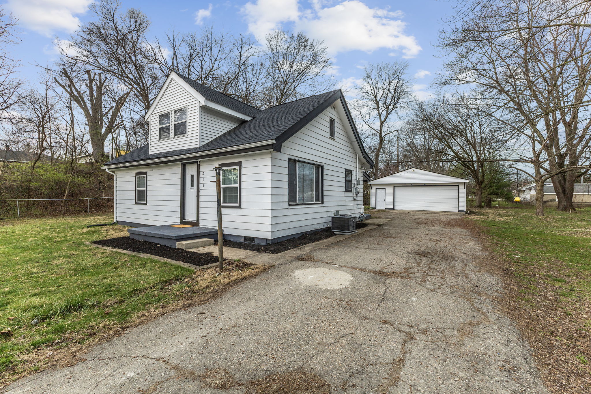 814 S Whitcomb Avenue Indianapolis IN 46241