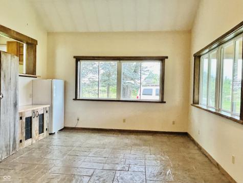 5442 W 400 N Fairland IN 46126