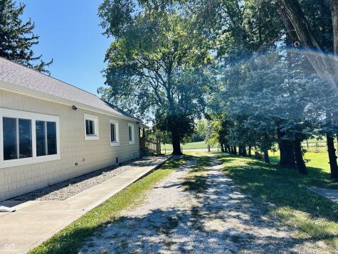 5442 W 400 N Fairland IN 46126