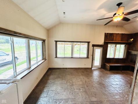 5442 W 400 N Fairland IN 46126