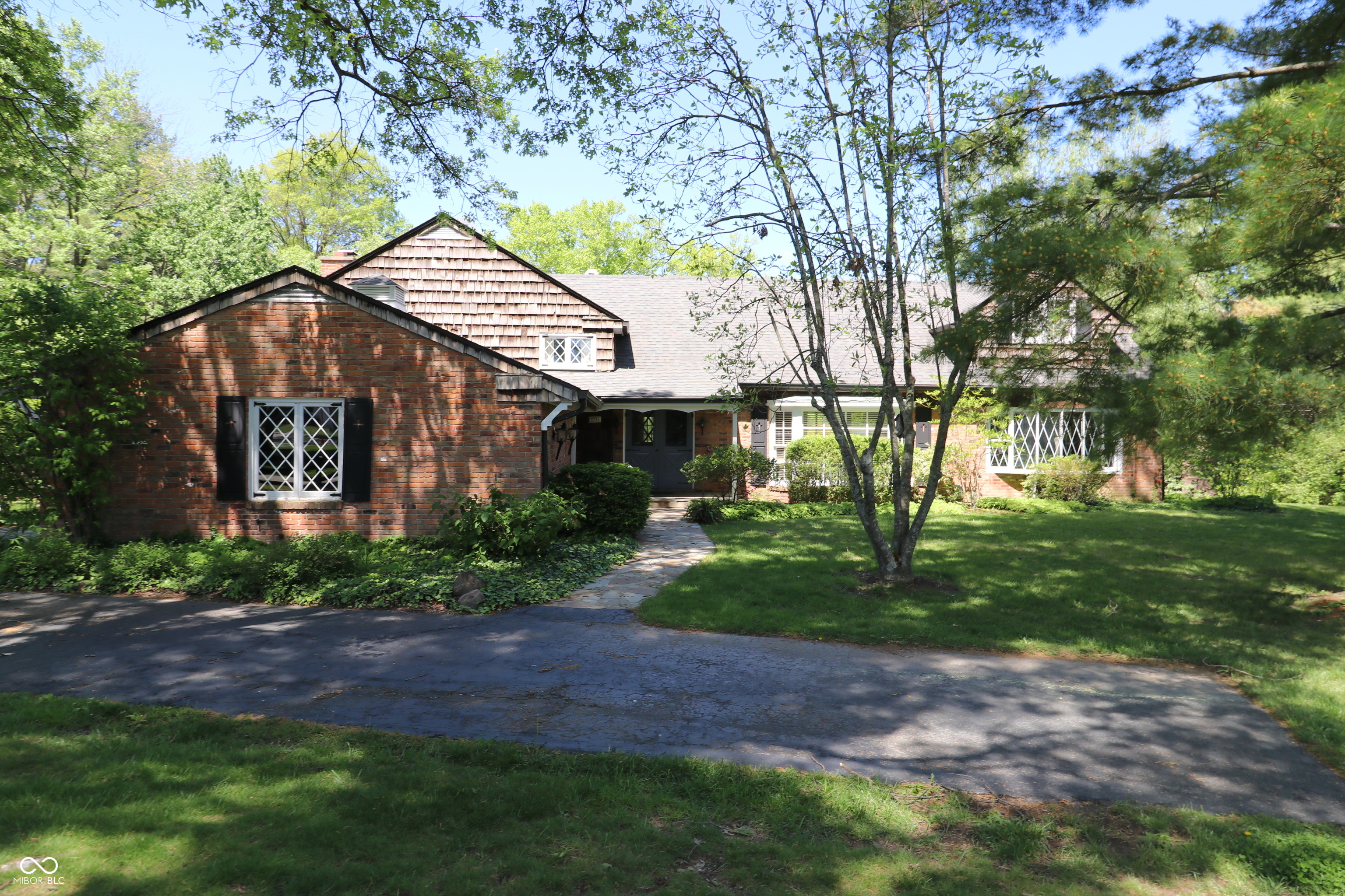 1 Crosstie Lane Batesville IN 47006