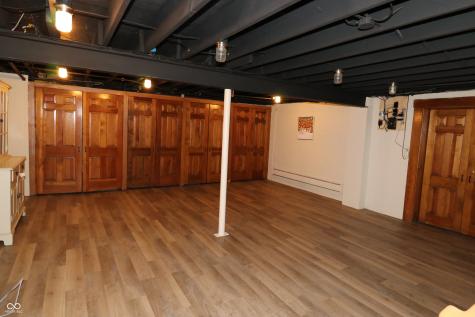 1 Crosstie Lane Batesville IN 47006
