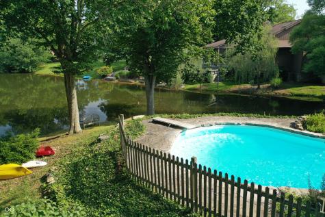 1 Crosstie Lane Batesville IN 47006