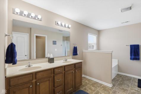 1293 Blue Haven Way Greenwood IN 46143