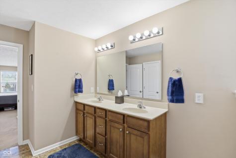 1293 Blue Haven Way Greenwood IN 46143