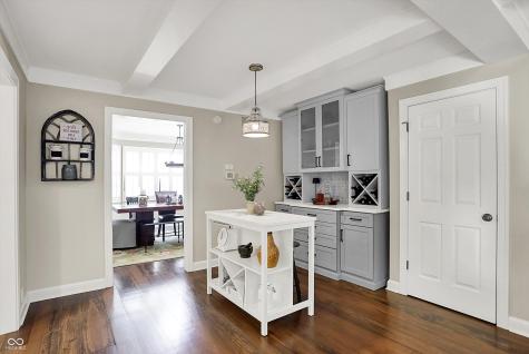 340 W Poplar Street Zionsville IN 46077