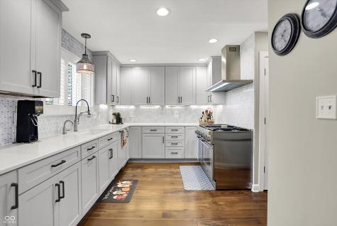 340 W Poplar Street Zionsville IN 46077