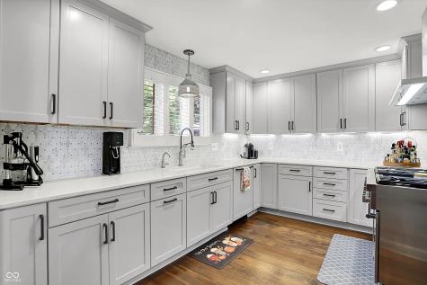 340 W Poplar Street Zionsville IN 46077